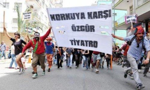 1 Mayıs pankartları