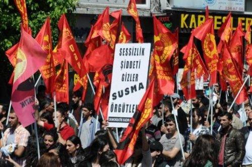 1 Mayıs pankartları