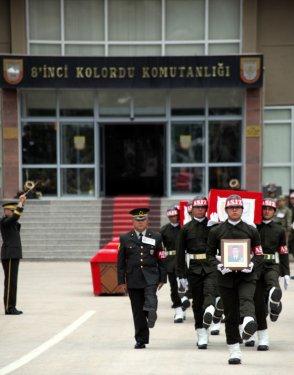 Tunceli'de şehit düşen askerler uğurlandı - Resim 4