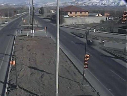 Boş yolda kaza yaptılar