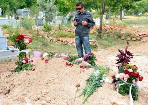 Uğur Acar Atilla Kavdır'ın mezarını ziyaret etti - Resim 6