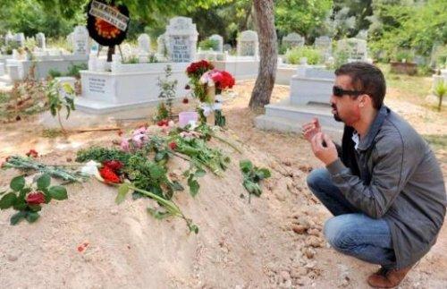 Uğur Acar Atilla Kavdır'ın mezarını ziyaret etti - Resim 8