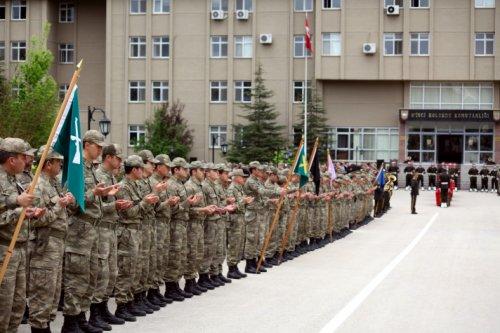 Tunceli'de şehit düşen askerler uğurlandı - Resim 5