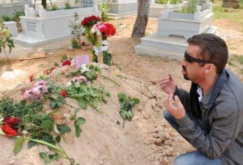 Uğur Acar Atilla Kavdır'ın mezarını ziyaret etti - Resim 4
