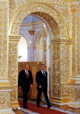 Putin başkanlık koltuğuna oturdu - Resim 12