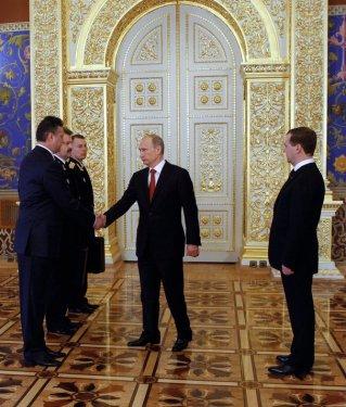 Putin başkanlık koltuğuna oturdu - Resim 11