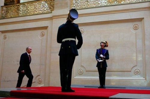 Putin başkanlık koltuğuna oturdu - Resim 19