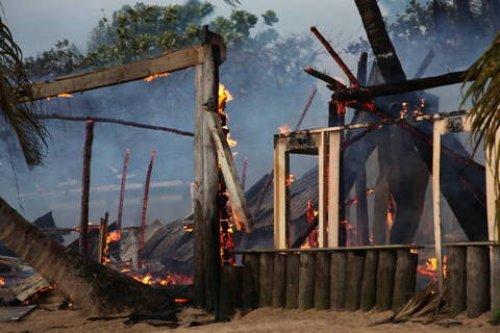 Survivor Adası'nda korkutan yangın  - Resim 9