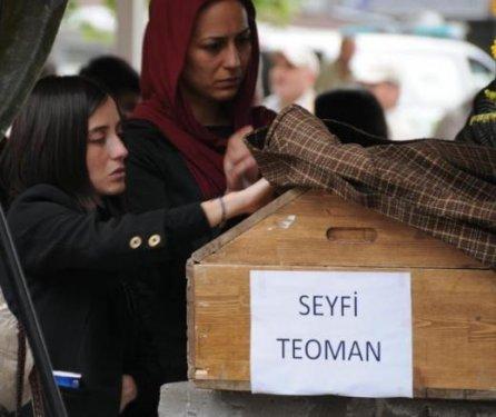 Yönetmen Seyfi Teoman'ın cenazesi
