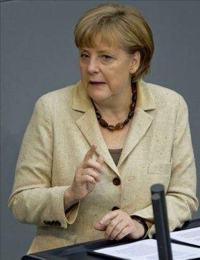 Angela Merkel fena yakalandı