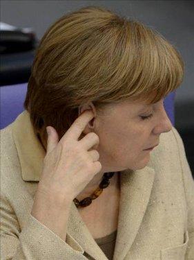 Angela Merkel fena yakalandı