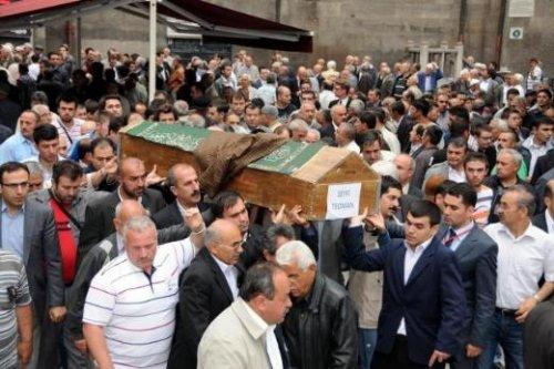 Yönetmen Seyfi Teoman'ın cenazesi