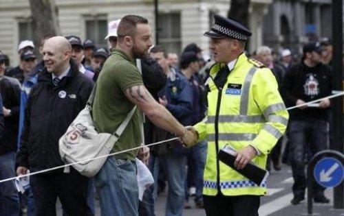 Bu protestoyu polisler bile alkışladı - Resim 18