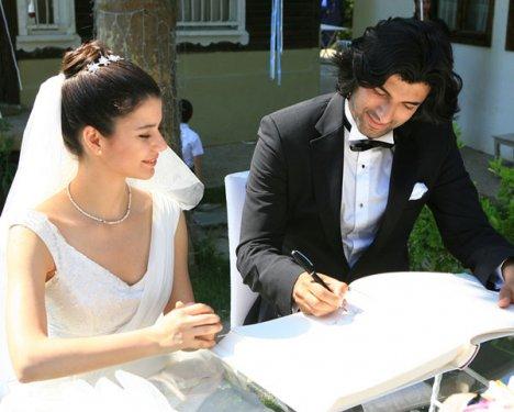 Fatmagül ve Kerim gerdeğe girdi