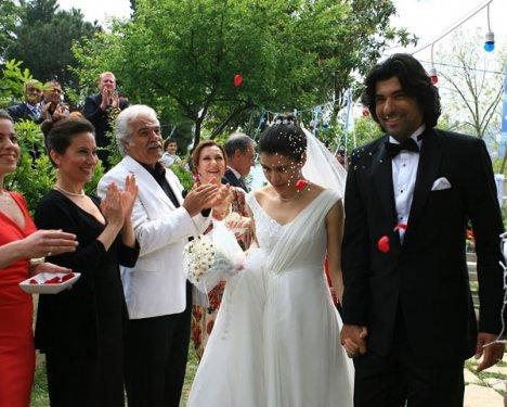 Fatmagül ve Kerim gerdeğe girdi