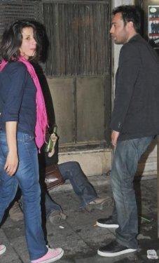 Arka Sıradakiler'in Oktay'ı sevgilisiyle sarmaşdolaş - Resim 4
