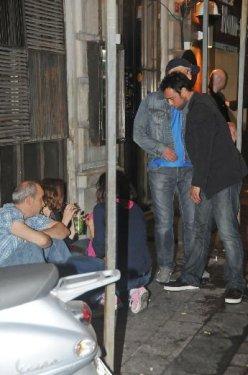 Arka Sıradakiler'in Oktay'ı sevgilisiyle sarmaşdolaş - Resim 5