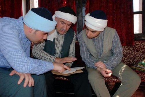 Tarihi film ve dizilere kızan liselilerden kısa film - Resim 2