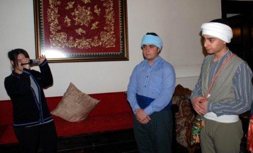 Tarihi film ve dizilere kızan liselilerden kısa film - Resim 4