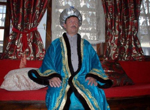 Tarihi film ve dizilere kızan liselilerden kısa film - Resim 3