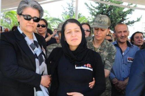 Şehitler için Hatay'da tören