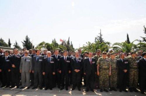 Şehitler için Hatay'da tören