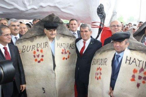 Bakan Binali Yıldırım Burdur'da  - Resim 1