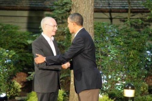 G8 Zirvesi'nde espiriler havada uçuştu