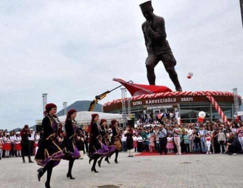 En uzun Atatürk heykeli - Resim 1