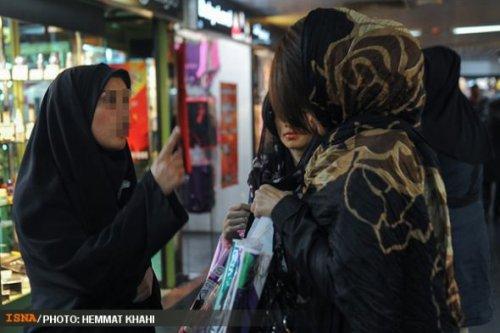 İran polisi sokaktan kadınları böyle topluyor - Resim 20
