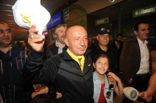 Mustafa Topaloğlu İstanbul'a döndü  - Resim 10