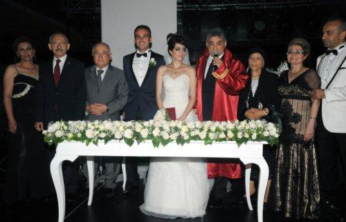İktidar ve muhalefet aynı düğünde  - Resim 4