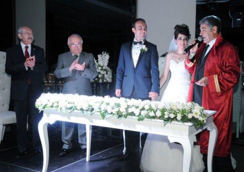 İktidar ve muhalefet aynı düğünde  - Resim 2