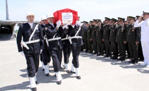 Şehit polise memleketi Samsun'da tören