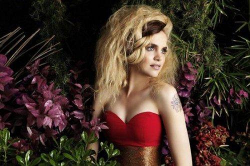 Tuğçe Kazaz'dan yeni proje yeni saç