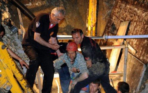 Toprak altından 7 saat sonra kurtarıldı - Resim 8