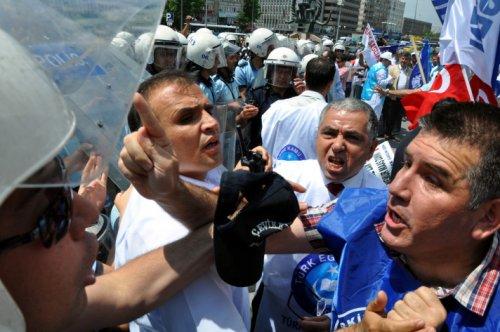 Memur eylemine polis müdahalesi - Resim 29