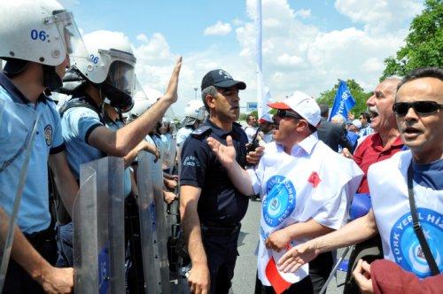 Memur eylemine polis müdahalesi - Resim 27