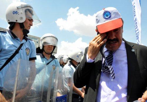 Memur eylemine polis müdahalesi - Resim 30