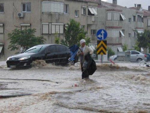 İzmir'de şiddetli yağış - Resim 5