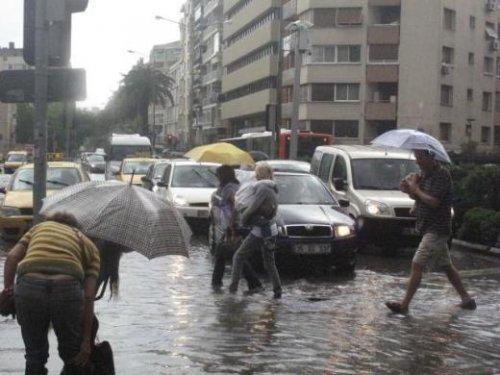 İzmir'de şiddetli yağış - Resim 24
