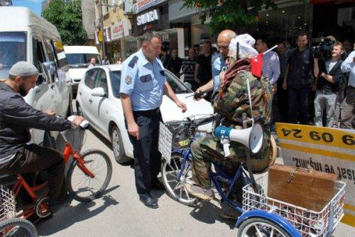 Polise kılıçla saldırdı - Resim 7
