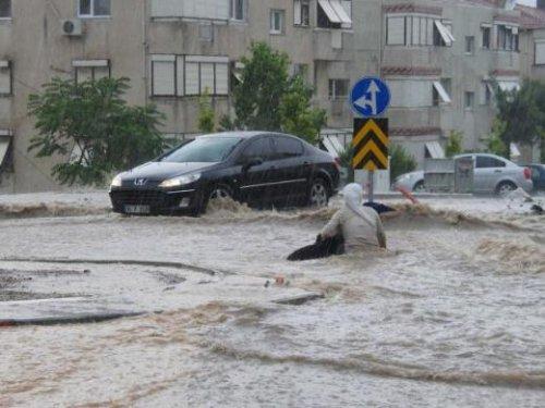 İzmir'de şiddetli yağış - Resim 30