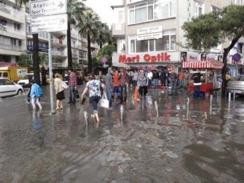 İzmir'de şiddetli yağış - Resim 14