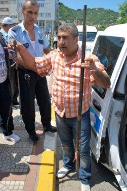 Polise kılıçla saldırdı - Resim 9