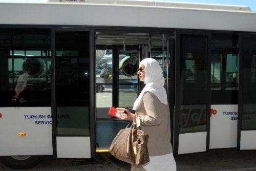 Derya Tuna umreye gitti - Resim 2