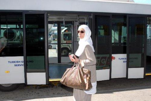 Derya Tuna umreye gitti - Resim 1