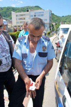 Polise kılıçla saldırdı - Resim 8