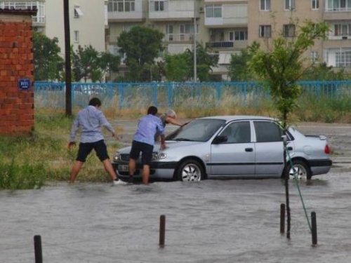İzmir'de şiddetli yağış - Resim 17