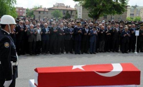Şehit polis Ahmet Geben'e Kayseri'de hüzünlü tören - Resim 6
